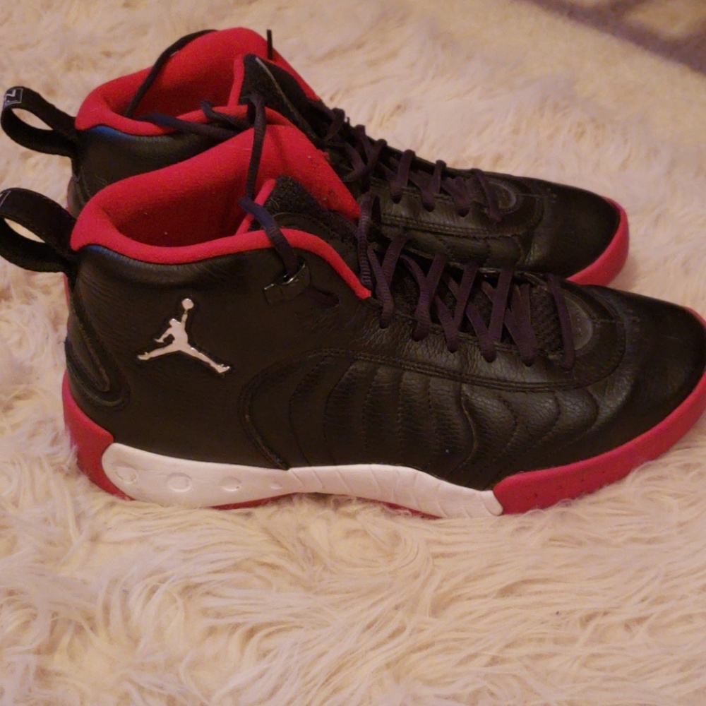 Black red/white jumpman pro